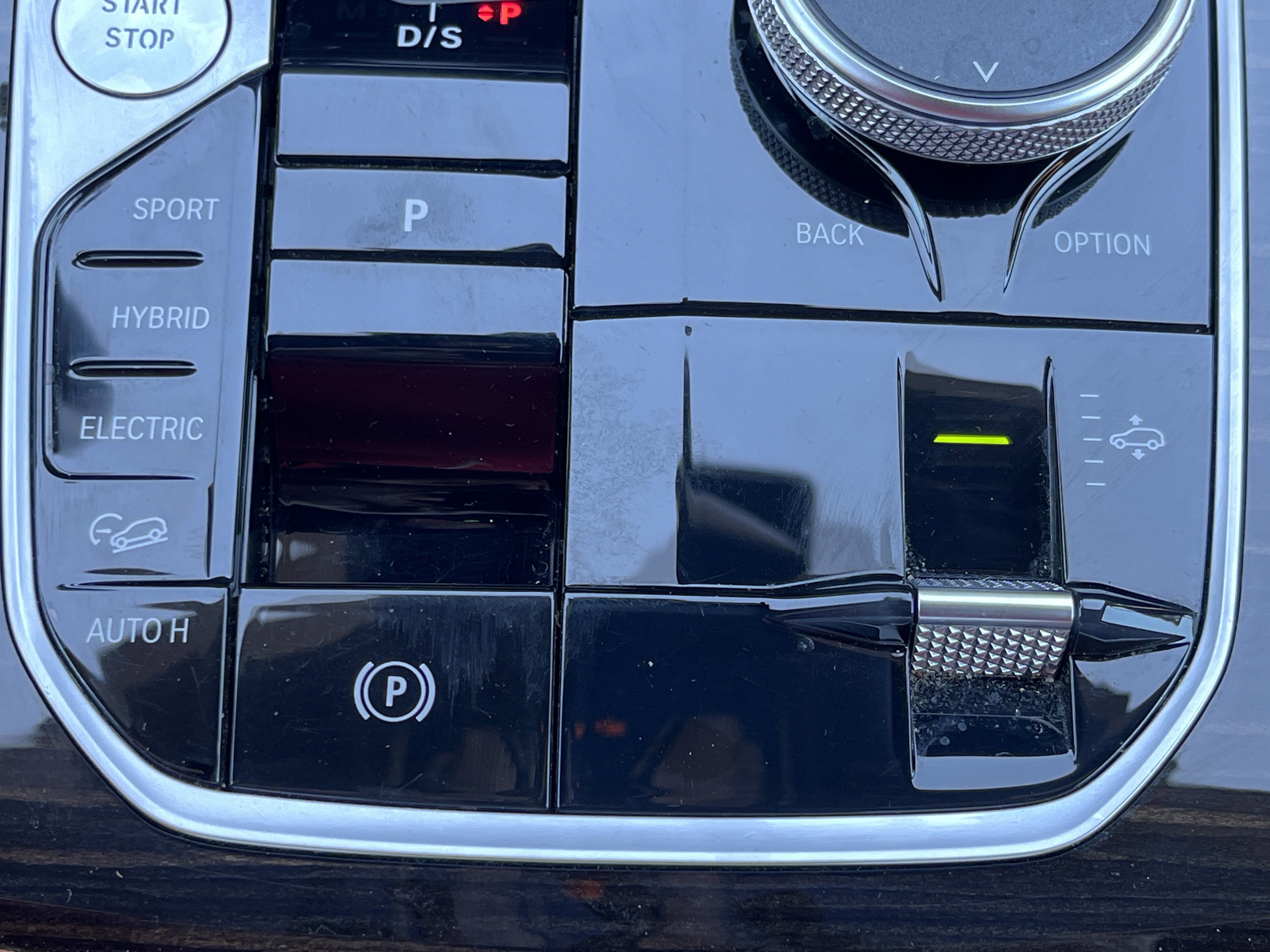 Used 2024 BMW X5 xDrive50e w/ M Sport Package image 8