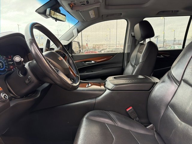 Used 2018 Cadillac Escalade ESV Luxury image 25
