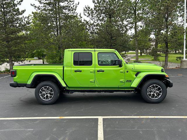 New 2025 Jeep Gladiator Sport AWD/4WD image 2