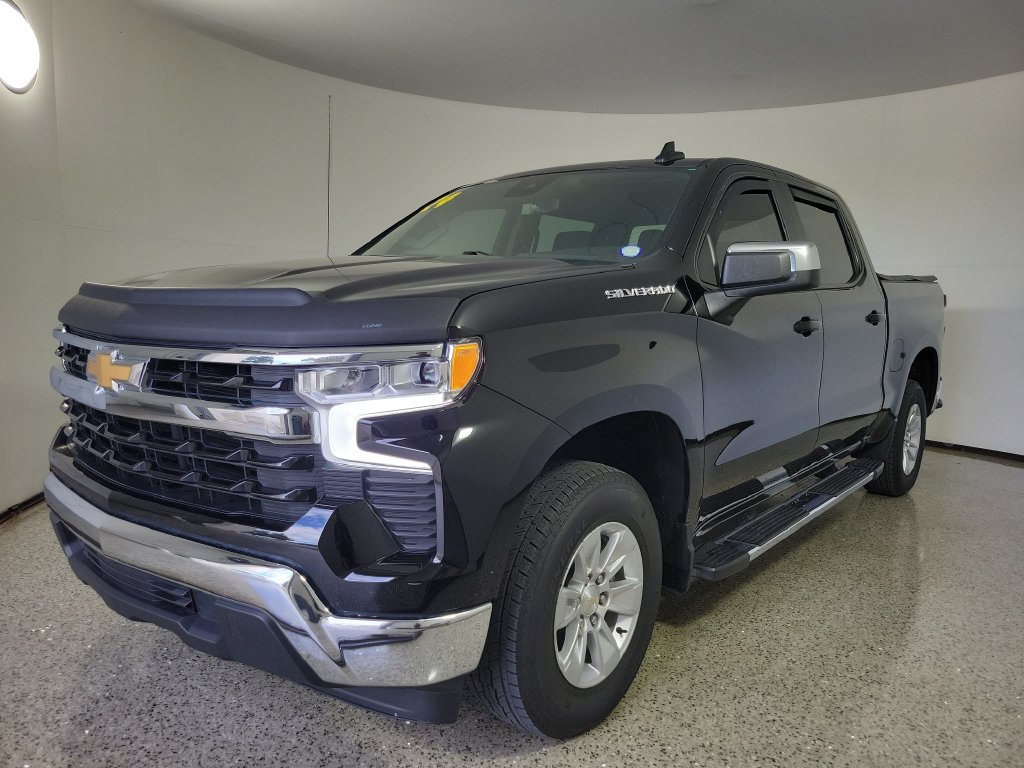 Used 2024 Chevrolet Silverado 1500 LT RWD image 2