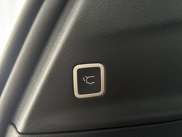 New 2026 Chrysler Pacifica Select w/ S Appearance Package image 9