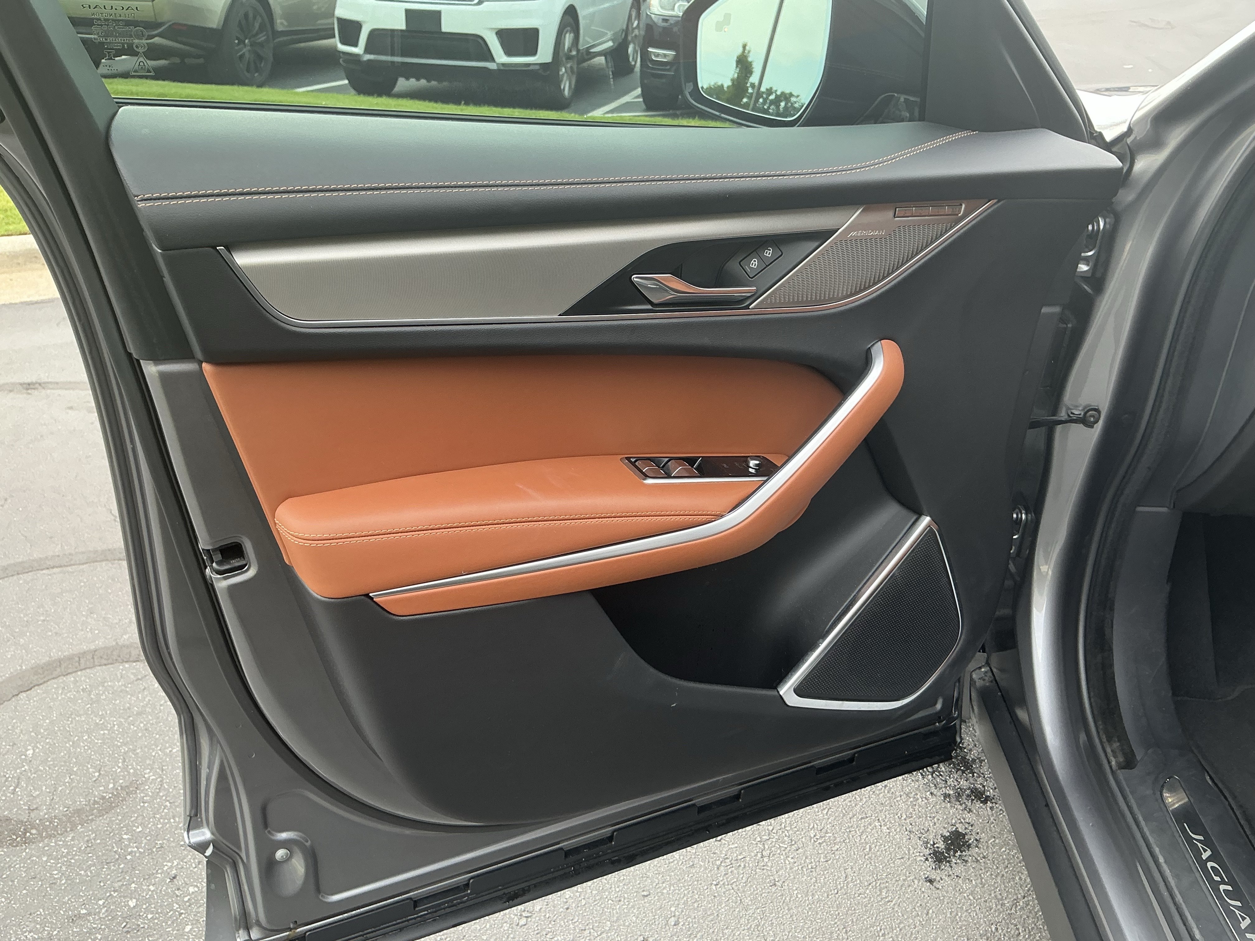 Certified 2026 Jaguar F-PACE R-Dynamic S AWD/4WD image 14