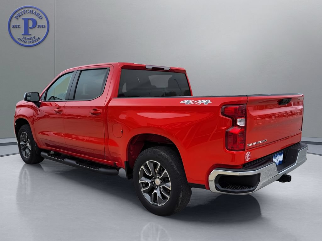 Used 2024 Chevrolet Silverado 1500 LT AWD/4WD image 5