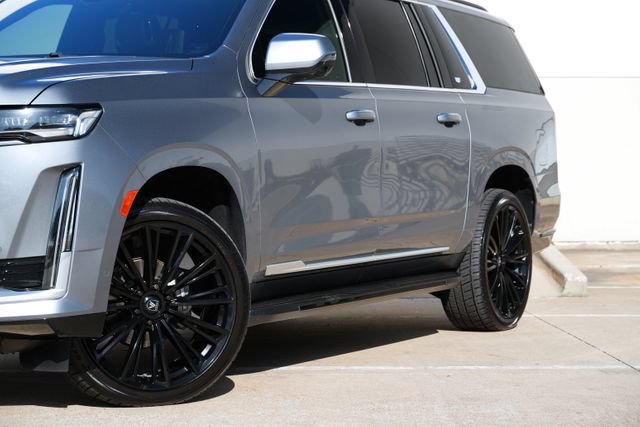 Used 2021 Cadillac Escalade ESV Premium Luxury w/ Performance Package AWD/4WD image 24