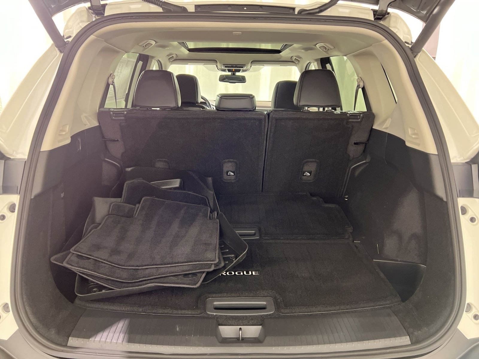 Used 2023 Nissan Rogue SL image 26