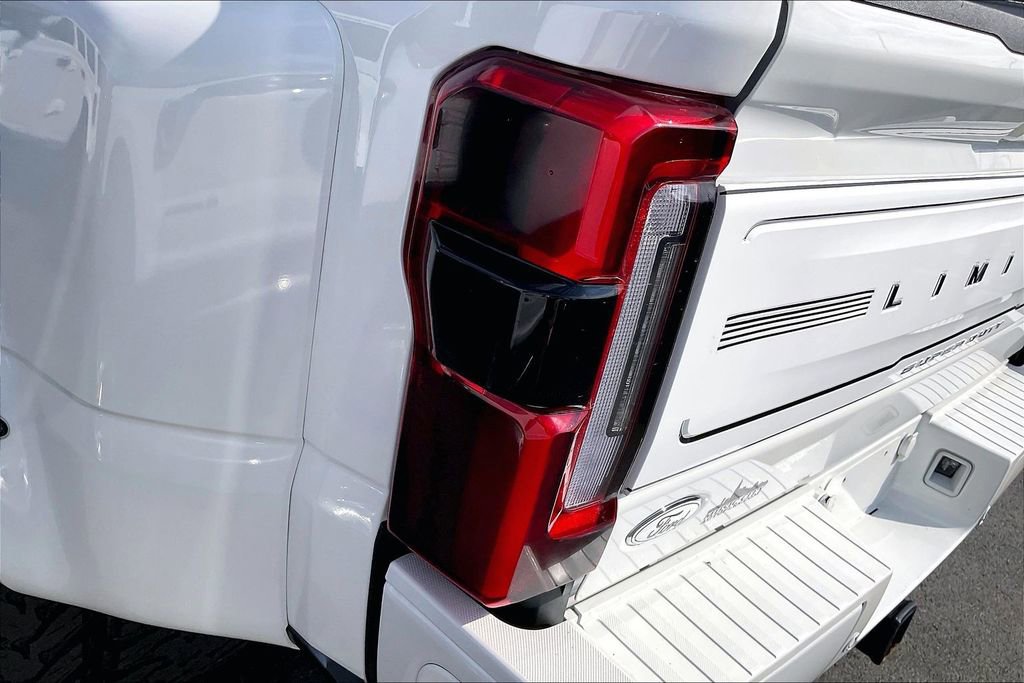 Used 2024 Ford F450 Limited image 26