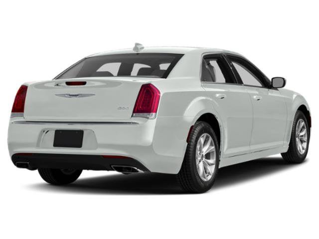 Used 2015 Chrysler 300 Limited RWD image 2