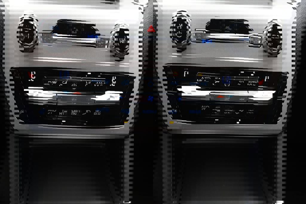 Used 2021 Ford Explorer XLT w/ Equipment Group 202A image 20