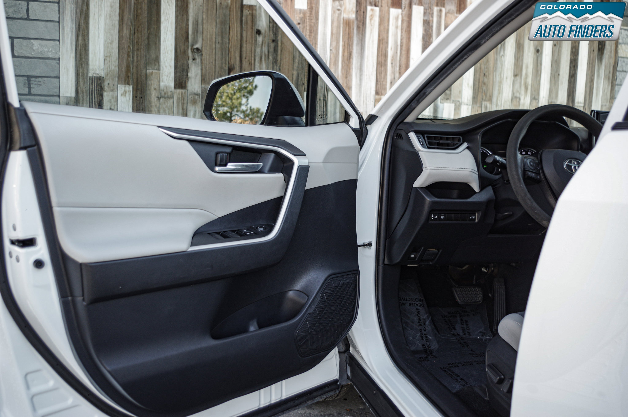 Used 2020 Toyota RAV4 XLE image 10