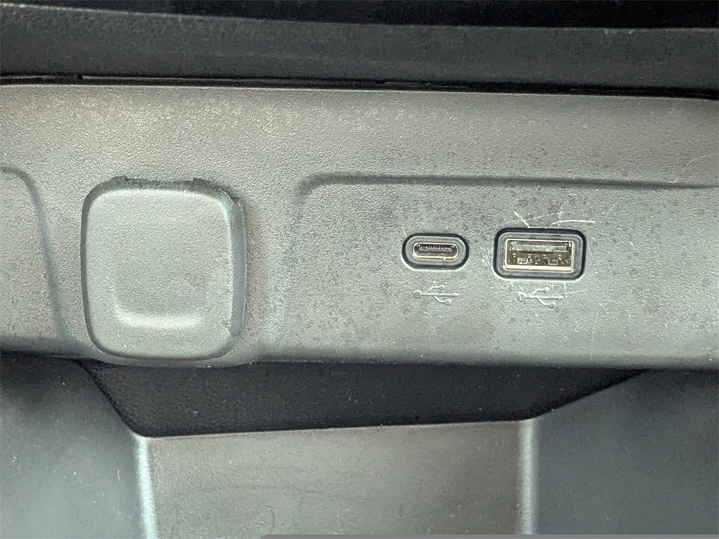 Certified 2025 Chevrolet Trax LT image 22