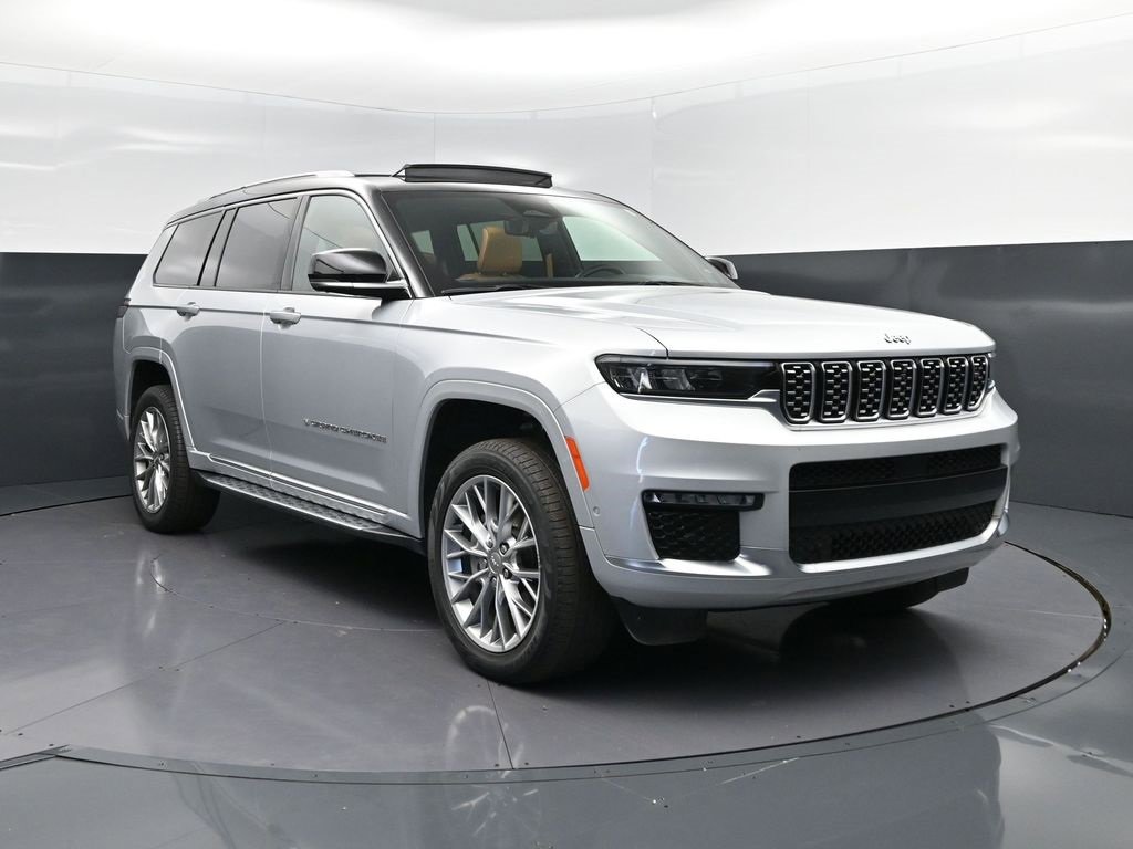 Used 2023 Jeep Grand Cherokee L Summit w/ Advanced Protech Group IV image 9