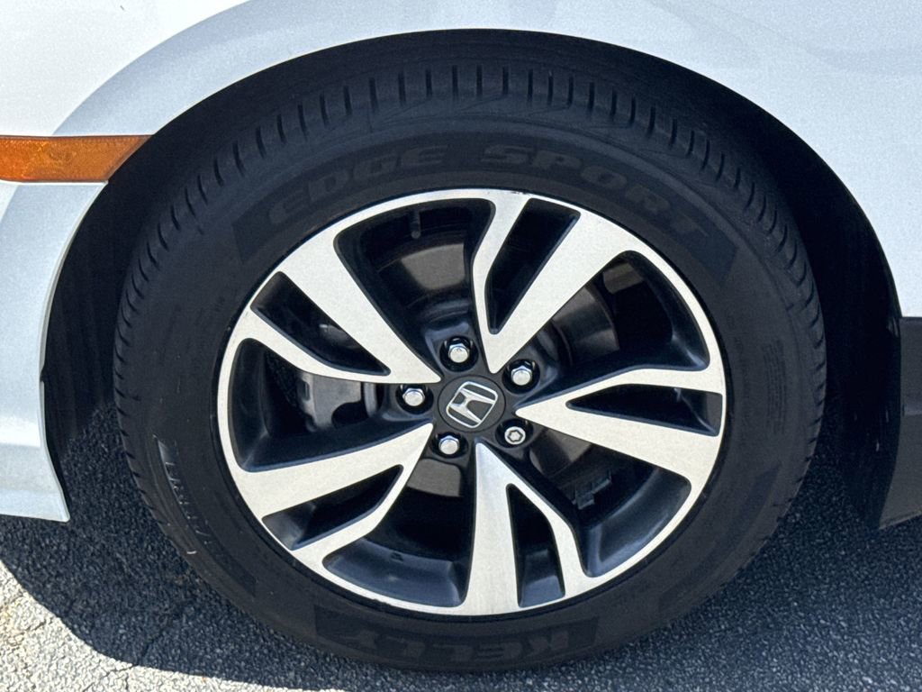 Used 2024 Honda Odyssey Touring image 11