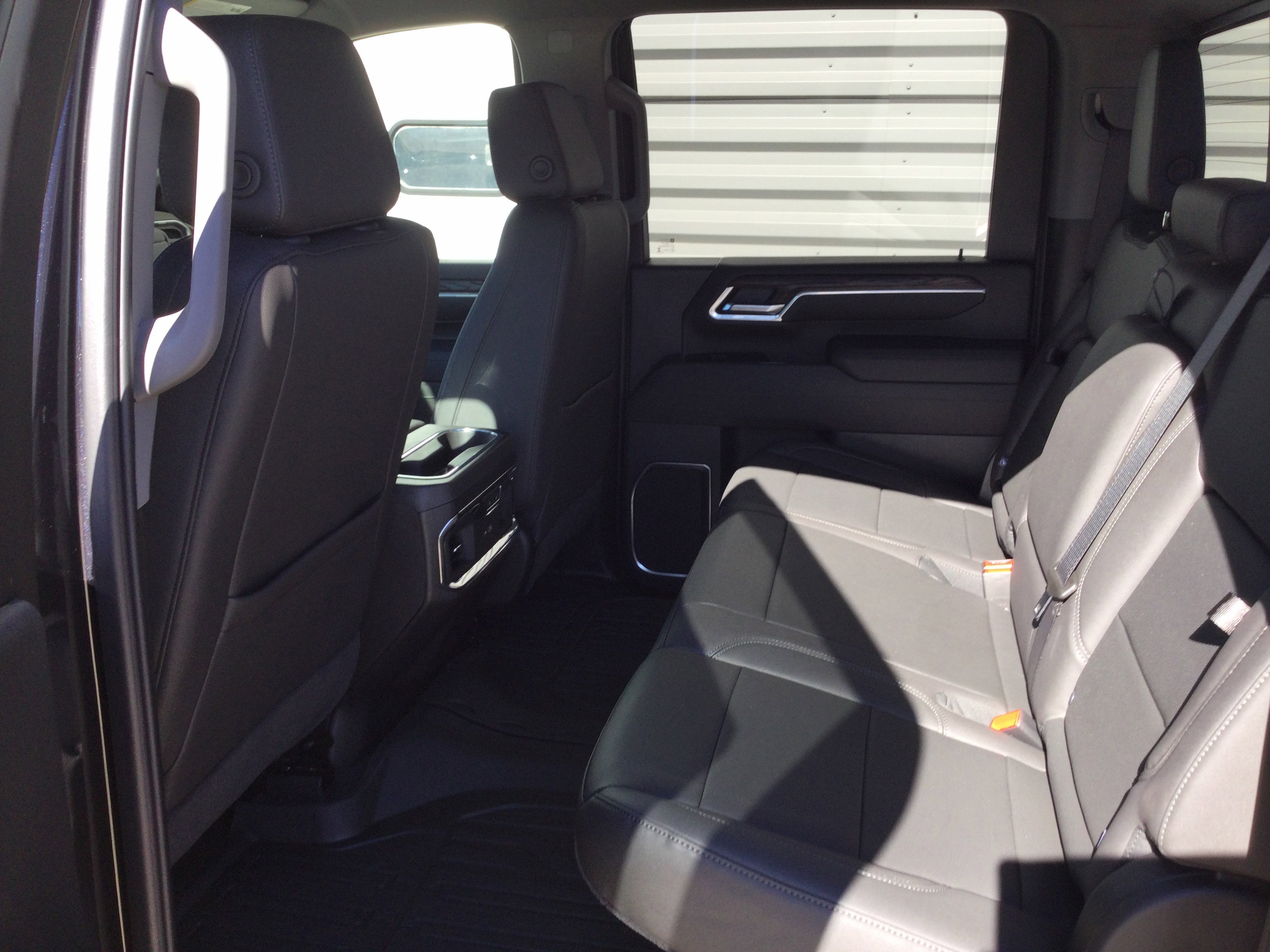 New 2026 GMC Sierra 3500 SLT w/ SLT Premium Package image 8