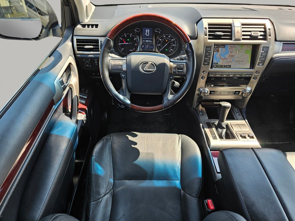 Used 2018 Lexus GX 460 Premium w/ Premium Package image 3