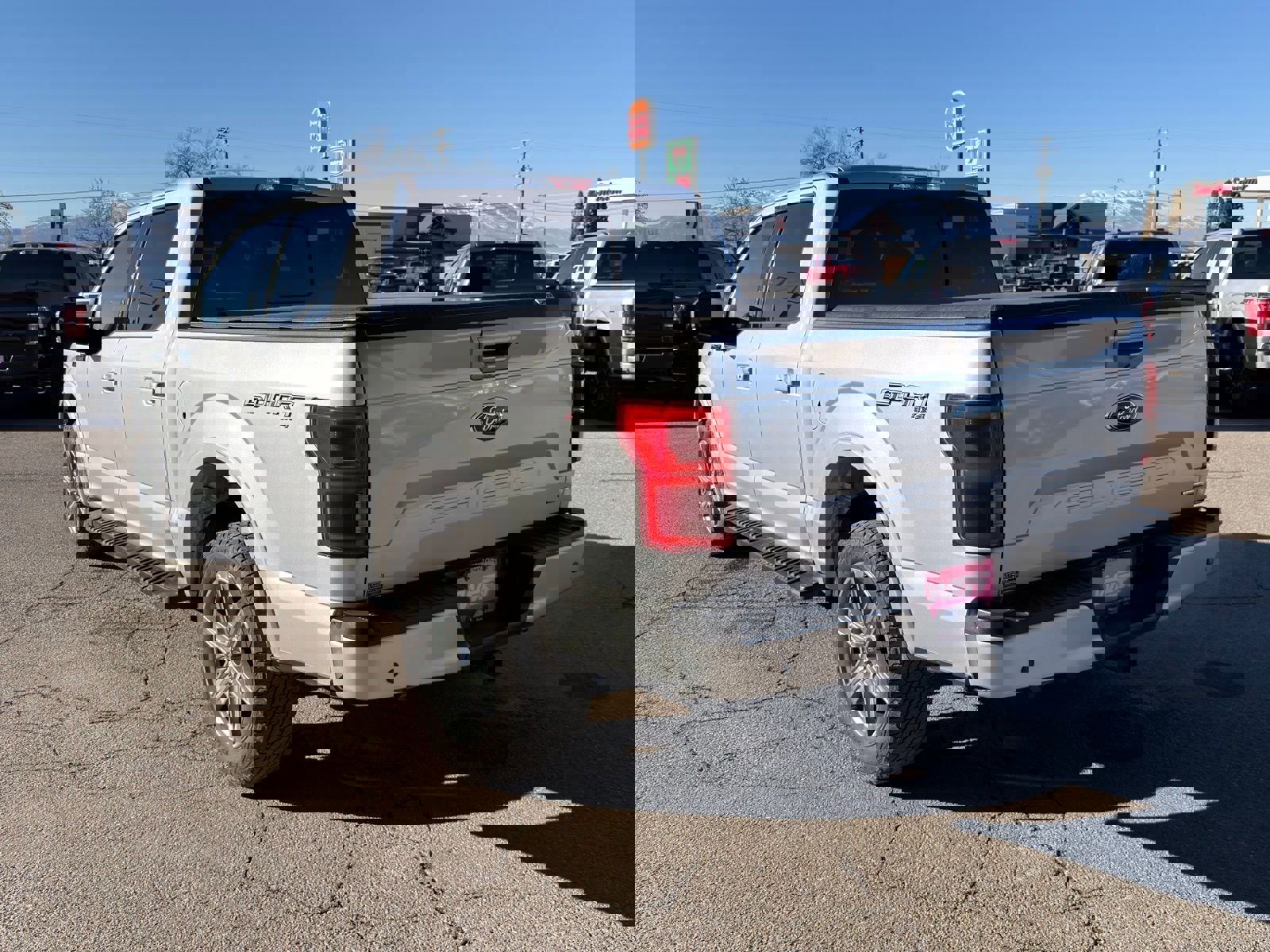 Used 2019 Ford F150 Lariat image 9