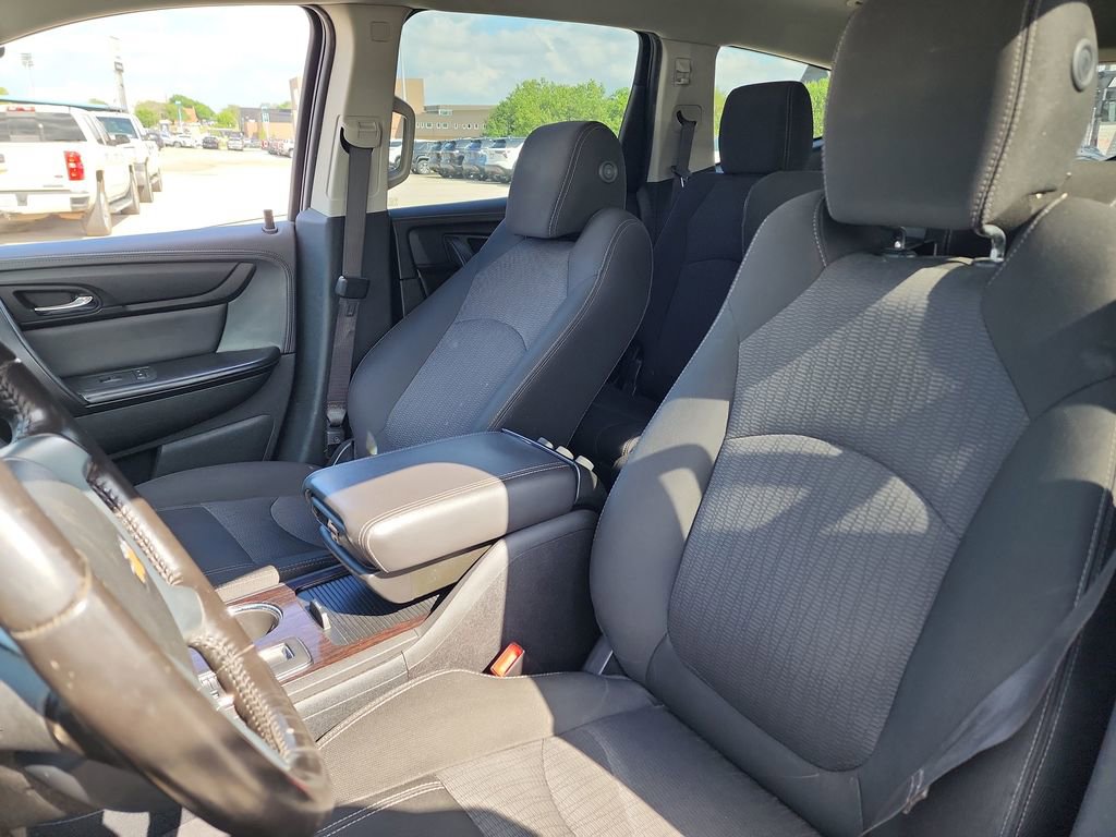 Used 2017 Chevrolet Traverse LT image 11