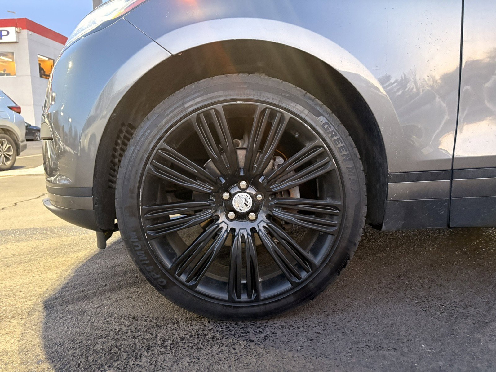 Used 2018 Land Rover Range Rover Velar S image 9