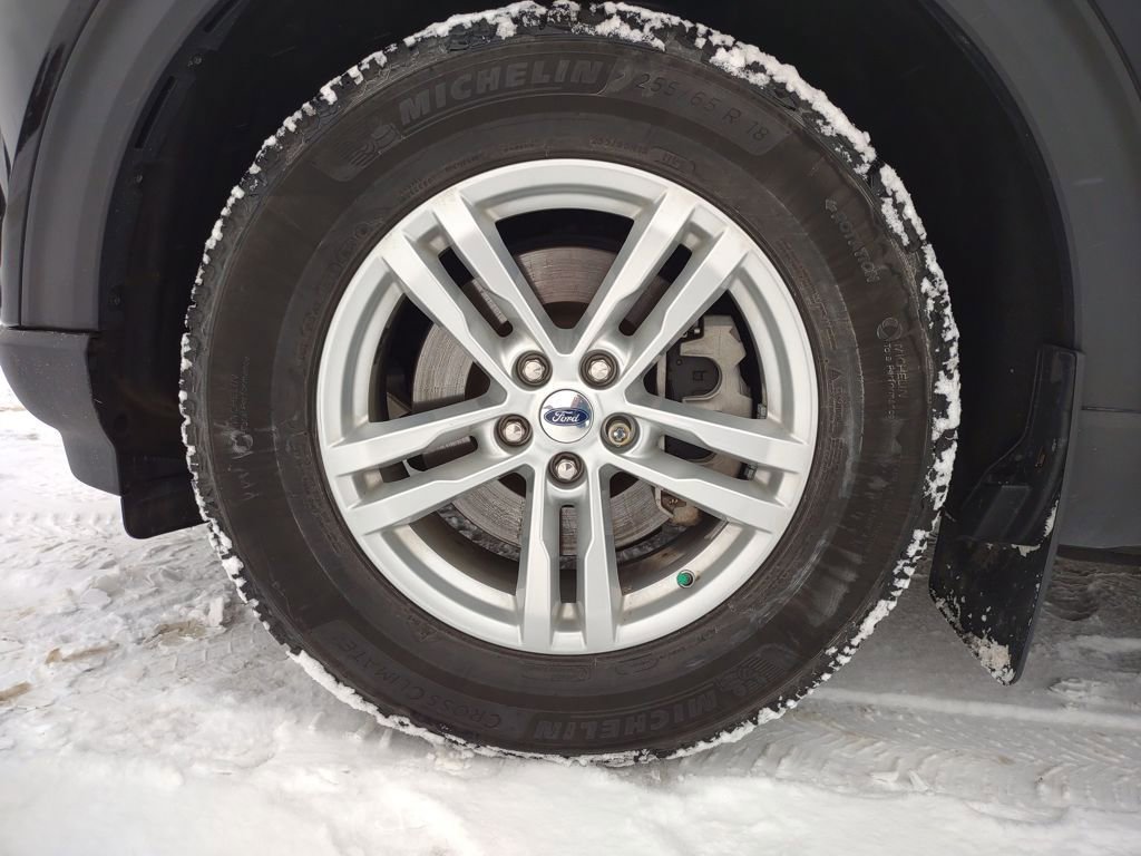 Used 2022 Ford Explorer XLT w/ Equipment Group 202A image 25