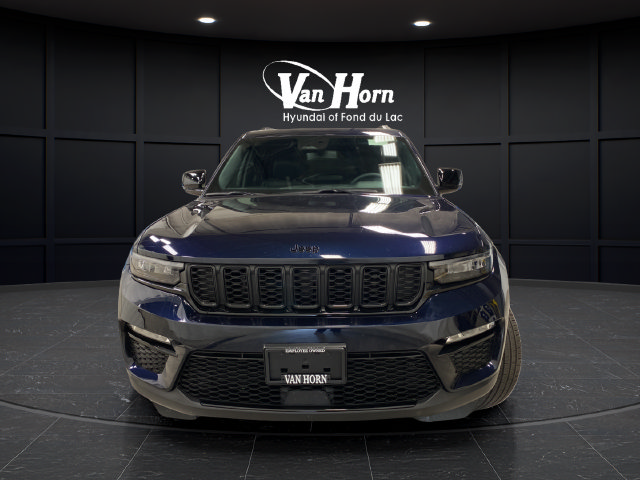Used 2024 Jeep Grand Cherokee Limited w/ Black Appearance Package AWD/4WD image 2
