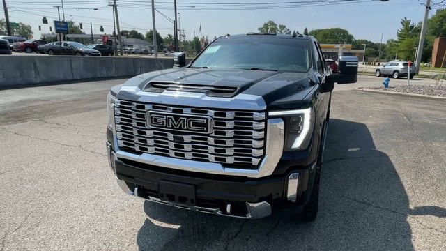 Used 2024 GMC Sierra 2500 Denali w/ Denali Reserve Package AWD/4WD image 5