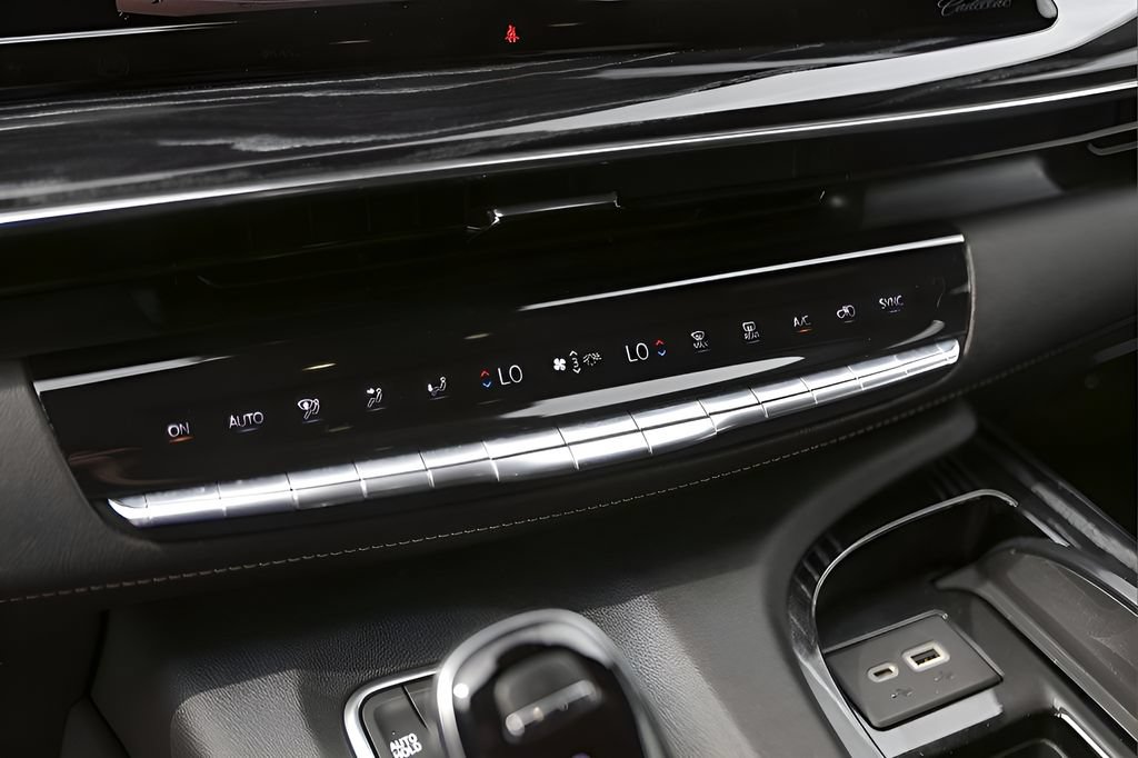 Used 2021 Cadillac Escalade ESV Sport w/ Driver Assist Tech Package AWD/4WD image 18