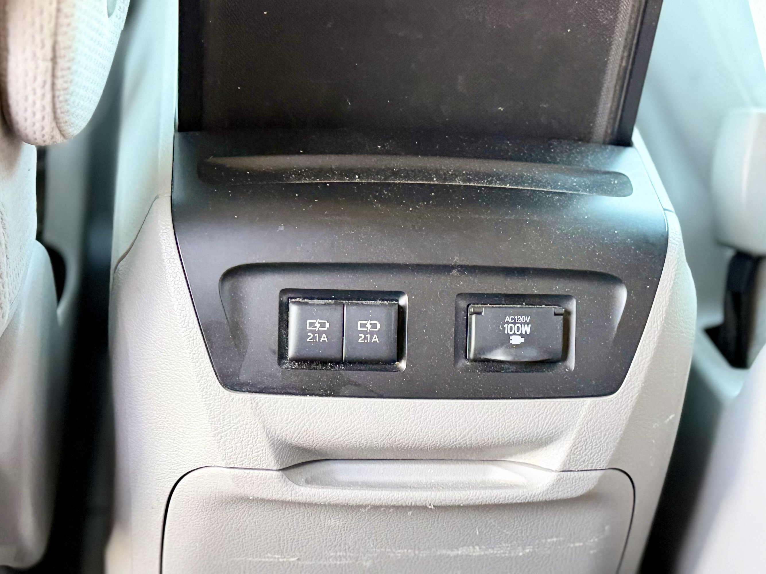 Used 2019 Toyota Sienna LE w/ Carpet Mat Package FWD image 29