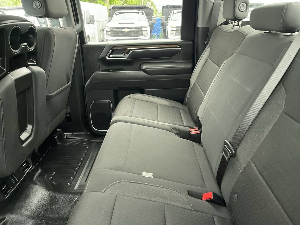 Used 2025 Chevrolet Silverado 2500 LT w/ Convenience Package AWD/4WD image 6