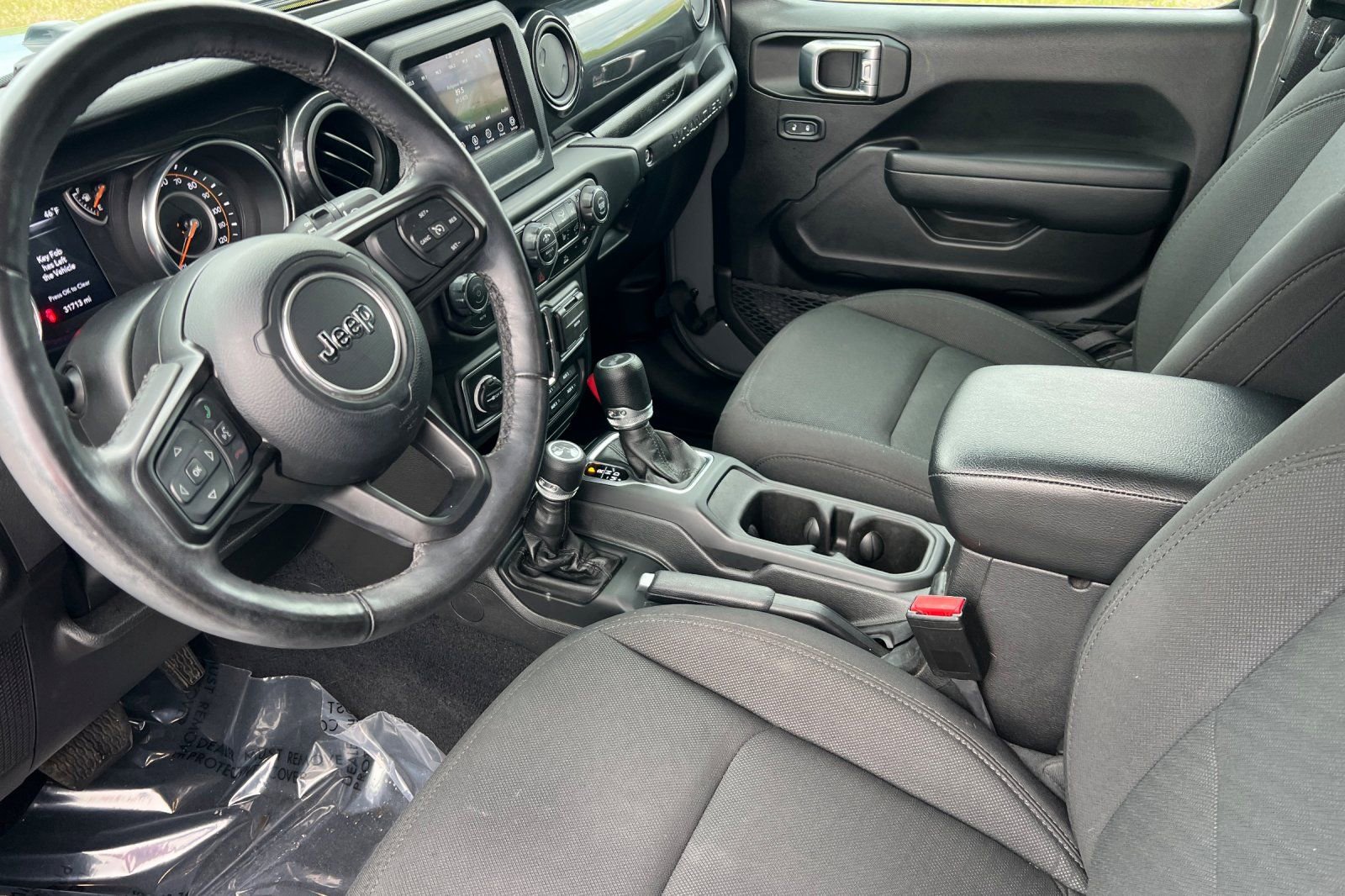 Used 2023 Jeep Wrangler Sport image 10