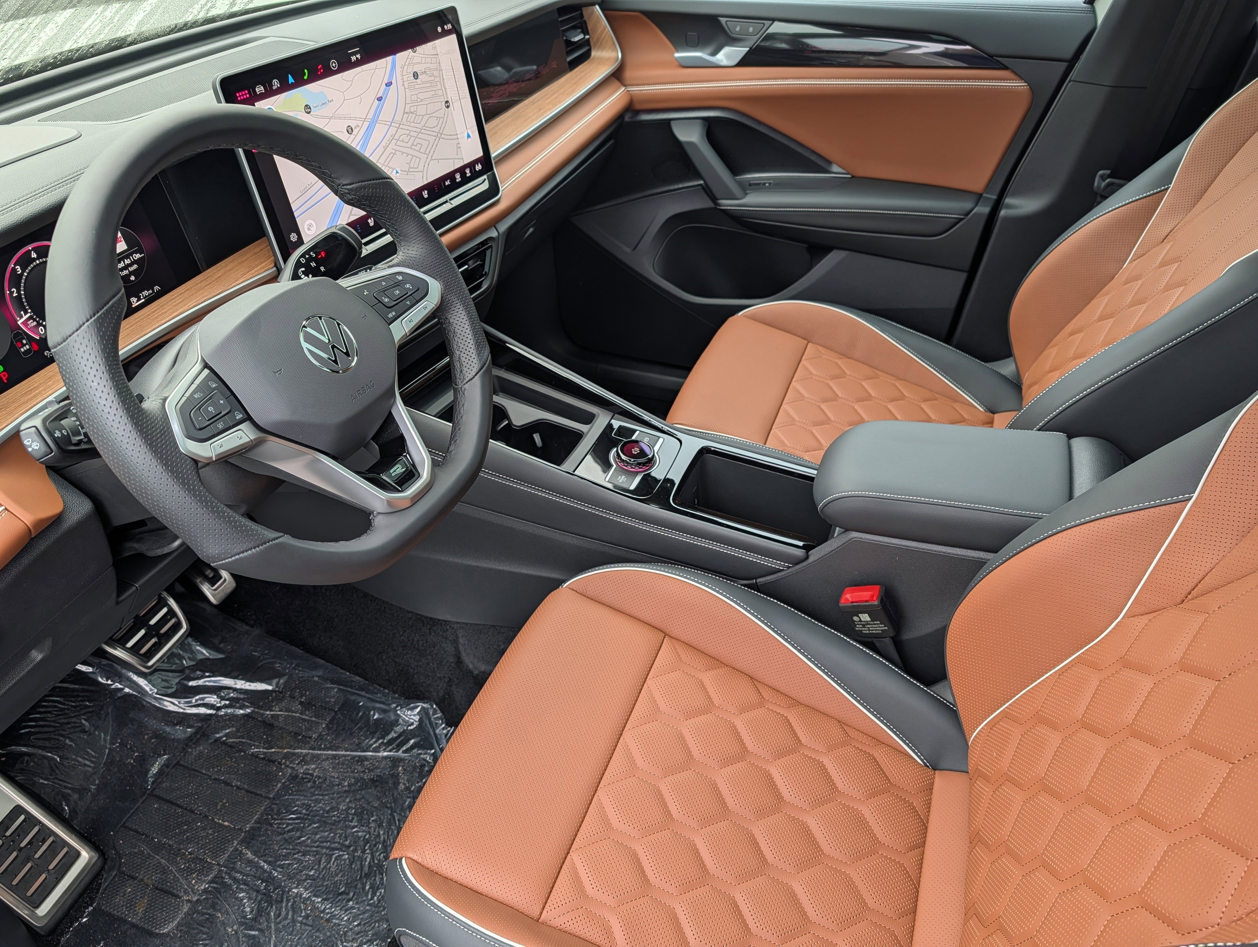 New 2026 Volkswagen Tiguan SEL R-Line AWD/4WD image 7