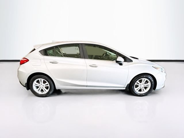 Used 2018 Chevrolet Cruze LT w/ Convenience Package FWD image 5