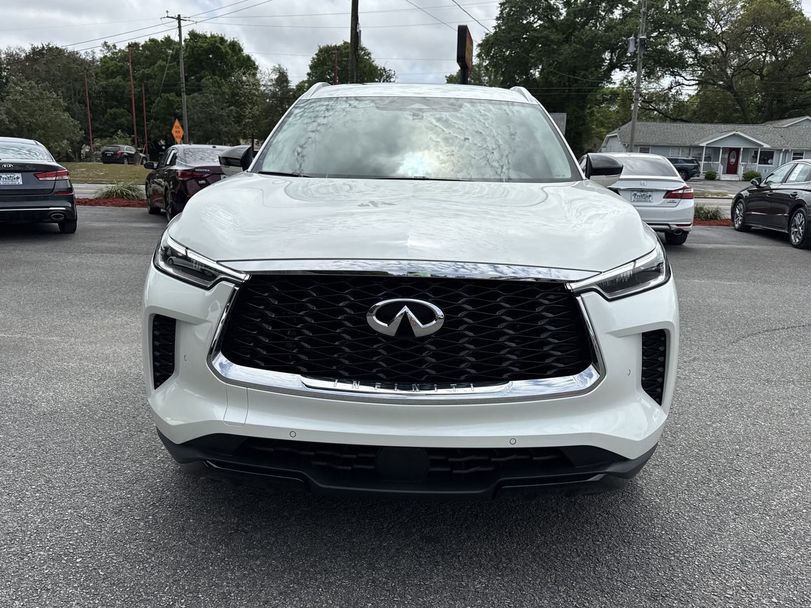 Used 2023 INFINITI QX60 Luxe w/ Cargo Package FWD image 8