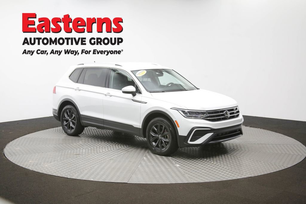 Used 2024 Volkswagen Tiguan SE image 48
