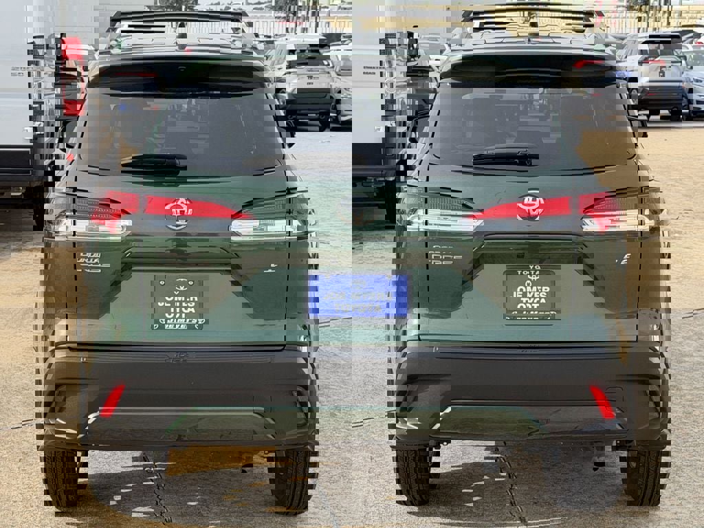 Used 2025 Toyota Corolla Cross LE w/ Moonroof Package FWD image 8