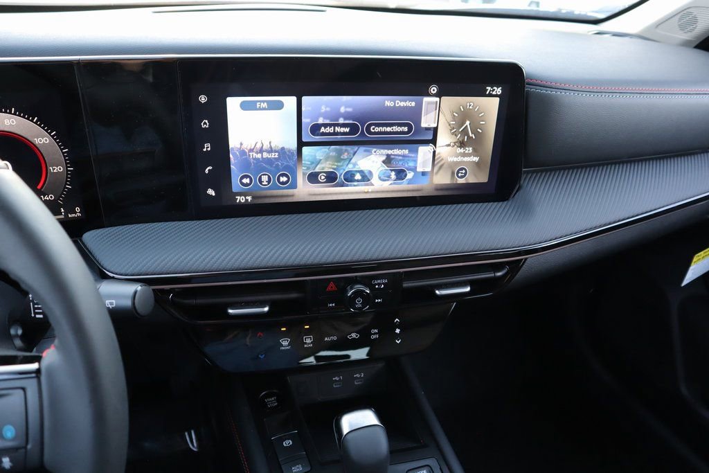 New 2025 Nissan Kicks SR image 15