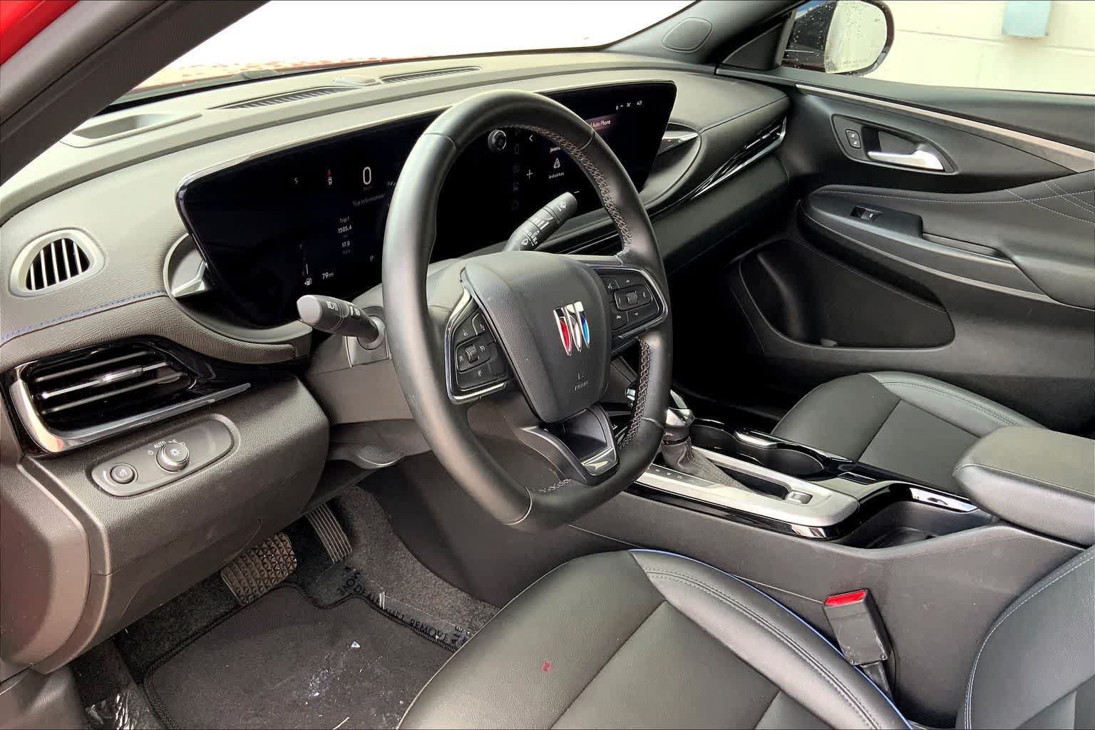 Used 2024 Buick Envista Sport Touring w/ Convenience II Package FWD image 2
