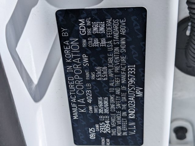 Used 2025 Kia Soul LX w/ LX Technology Package FWD image 23