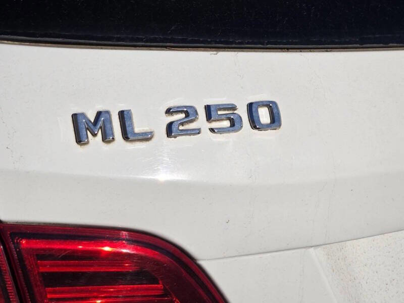 Used 2015 Mercedes-Benz ML 250 BlueTEC 4MATIC image 24