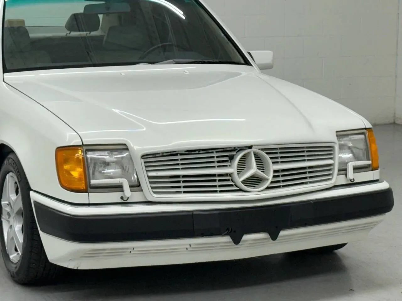 Used 1990 Mercedes-Benz 300 E 3.0 image 9