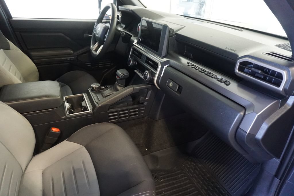 Used 2024 Toyota Tacoma TRD Off-Road AWD/4WD image 18