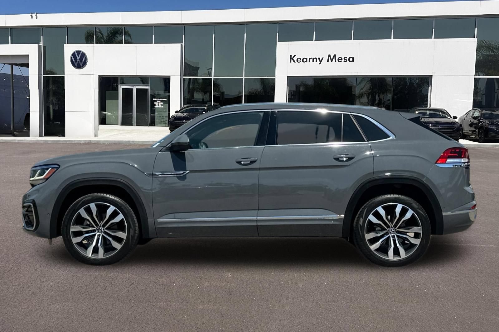 Used 2023 Volkswagen Atlas Cross Sport SEL Premium R-Line AWD/4WD image 7