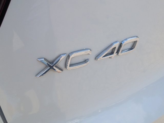 Used 2024 Volvo XC40 B5 Core AWD/4WD image 34