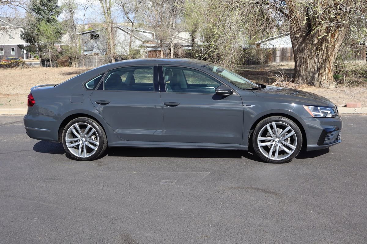 Used 2018 Volkswagen Passat 2.0T R-Line image 3