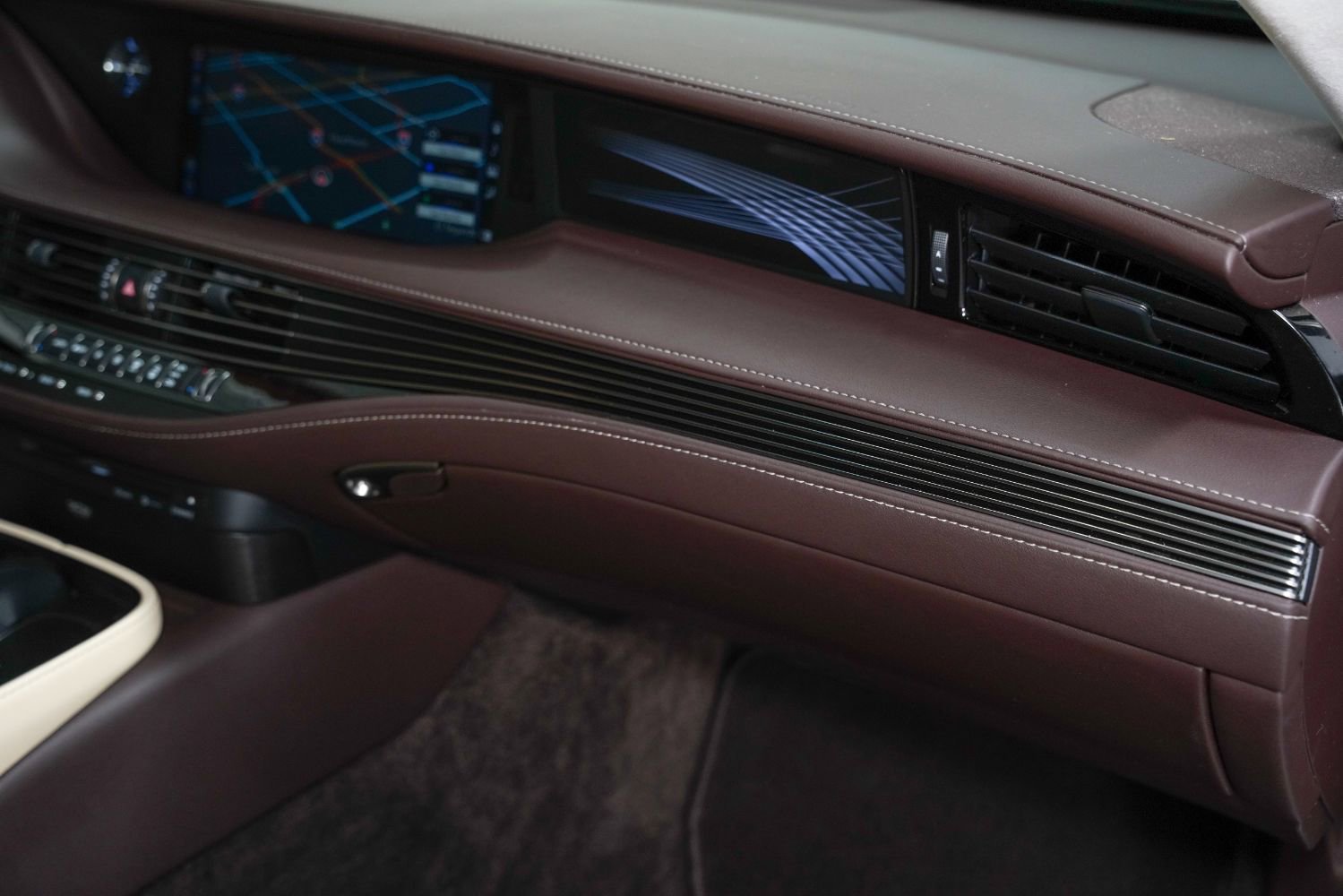 Used 2018 Lexus LS 500 w/ Luxury Package image 30