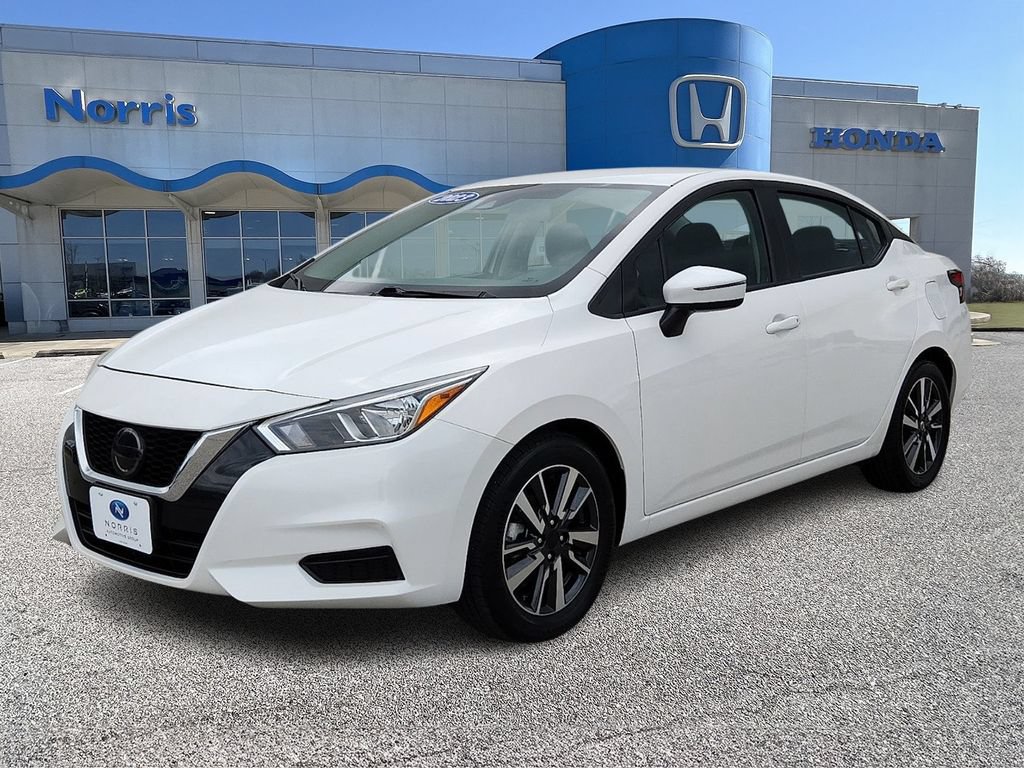 Used 2021 Nissan Versa SV FWD image 2