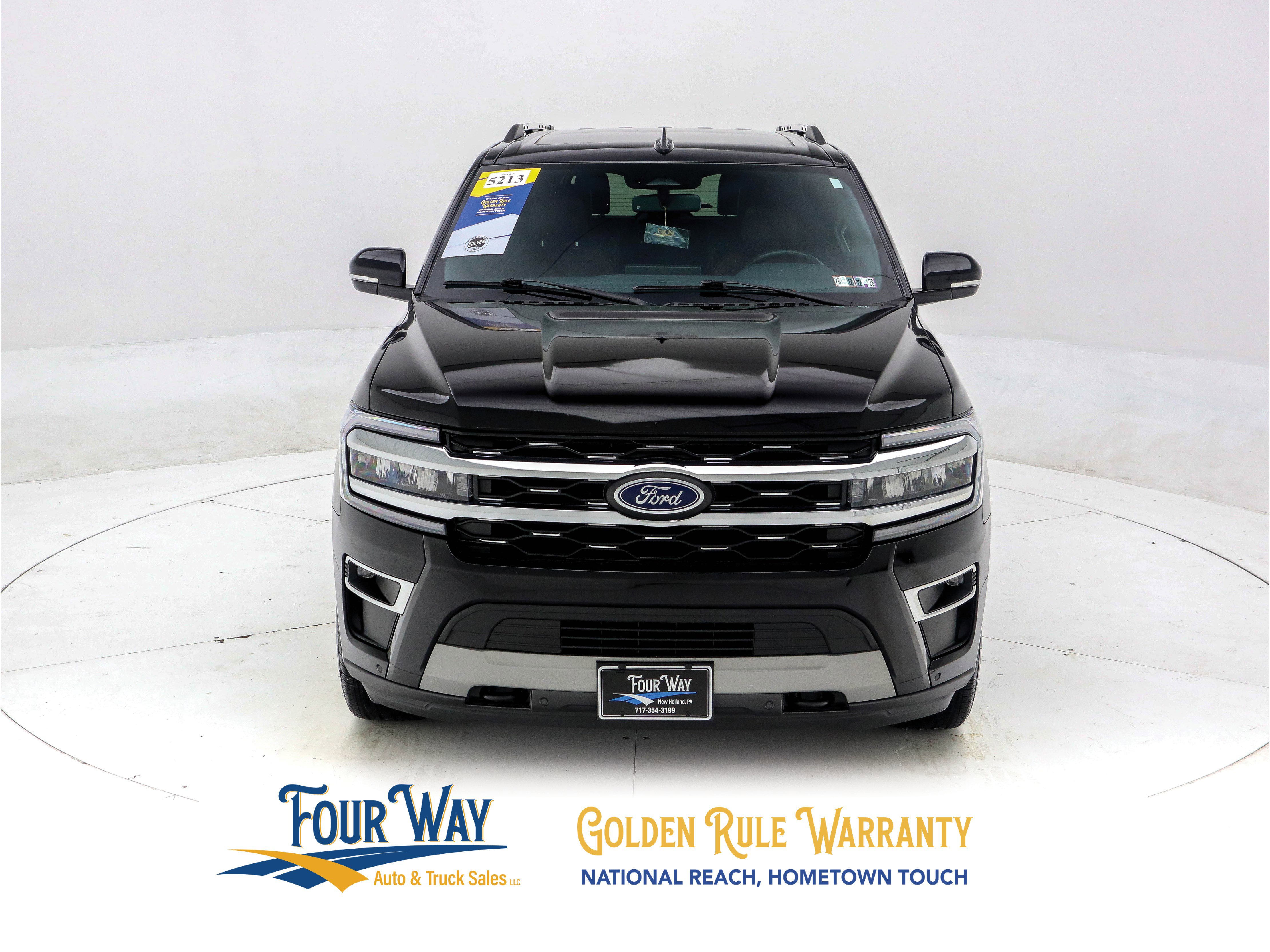 Used 2023 Ford Expedition Limited image 9