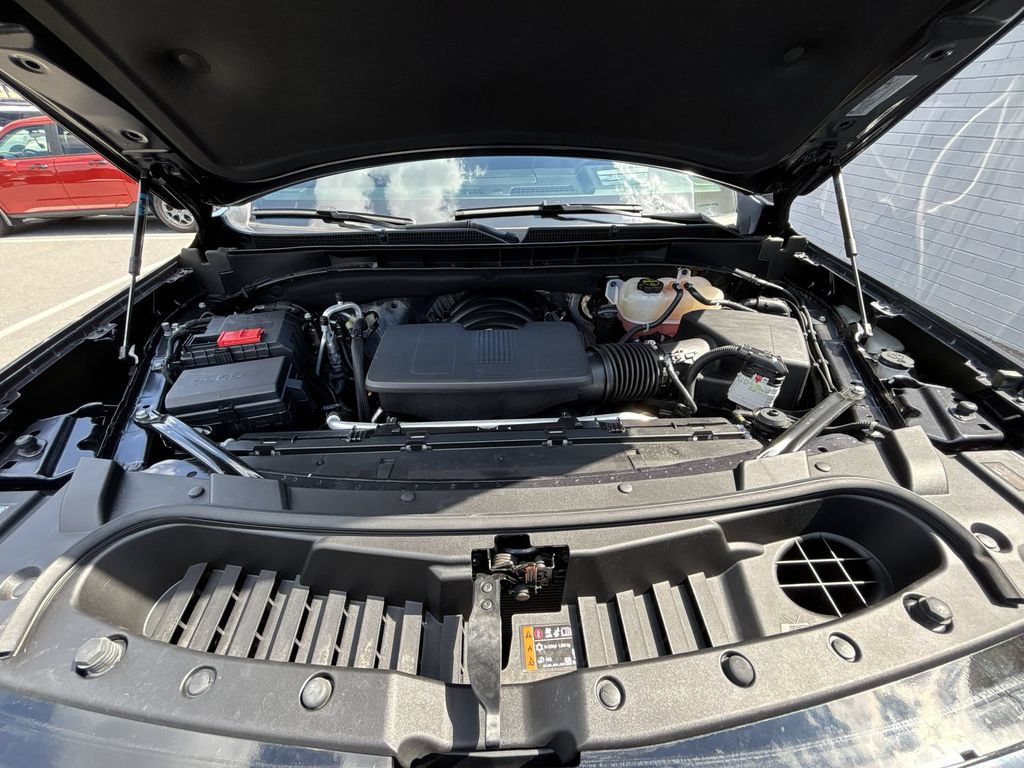 Used 2025 GMC Yukon Denali Ultimate AWD/4WD image 18
