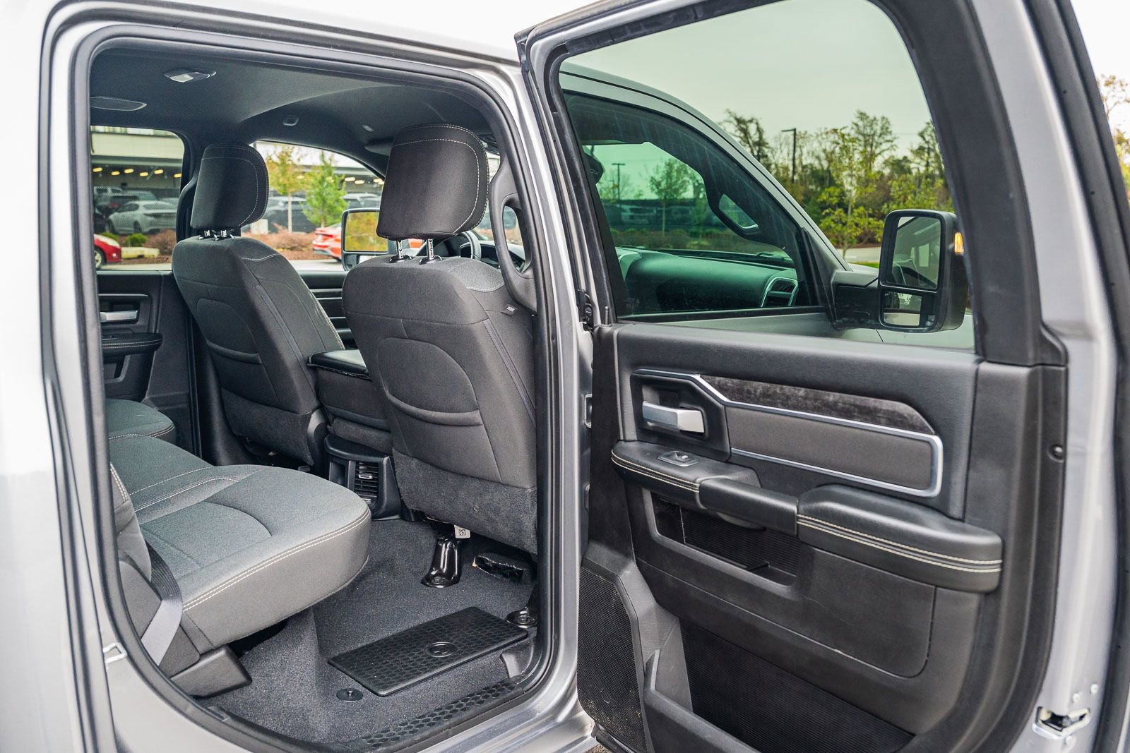 Used 2024 RAM 2500 Big Horn w/ Sport Appearance Package image 12