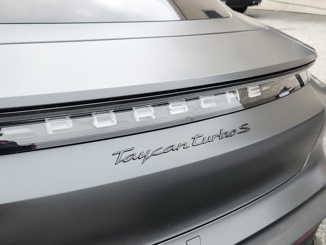 Used 2022 Porsche Taycan Turbo S image 31