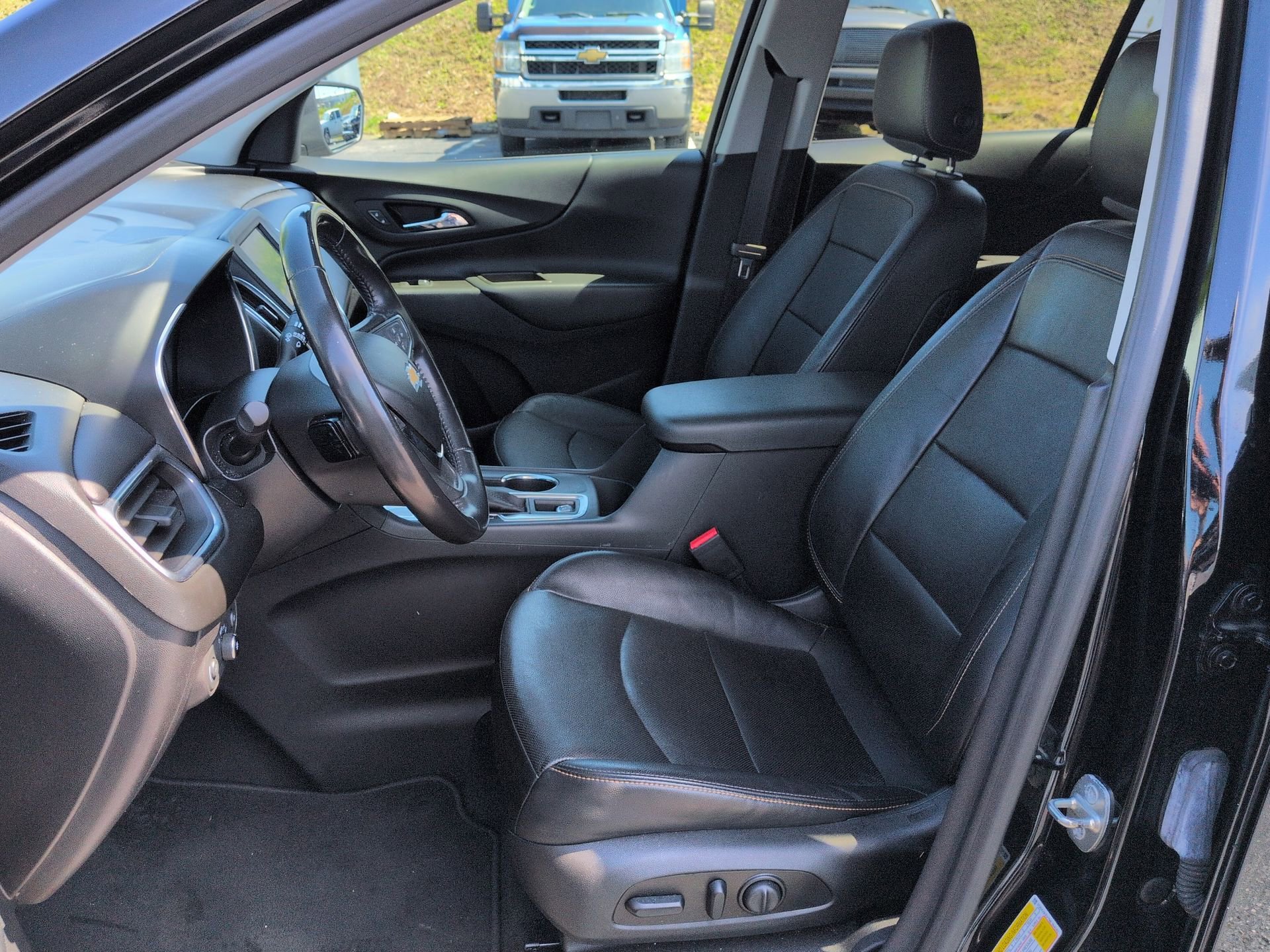 Used 2021 Chevrolet Equinox LT FWD image 19