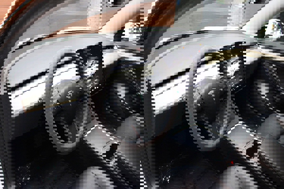 Used 2023 Tesla Model 3 Standard Range image 27